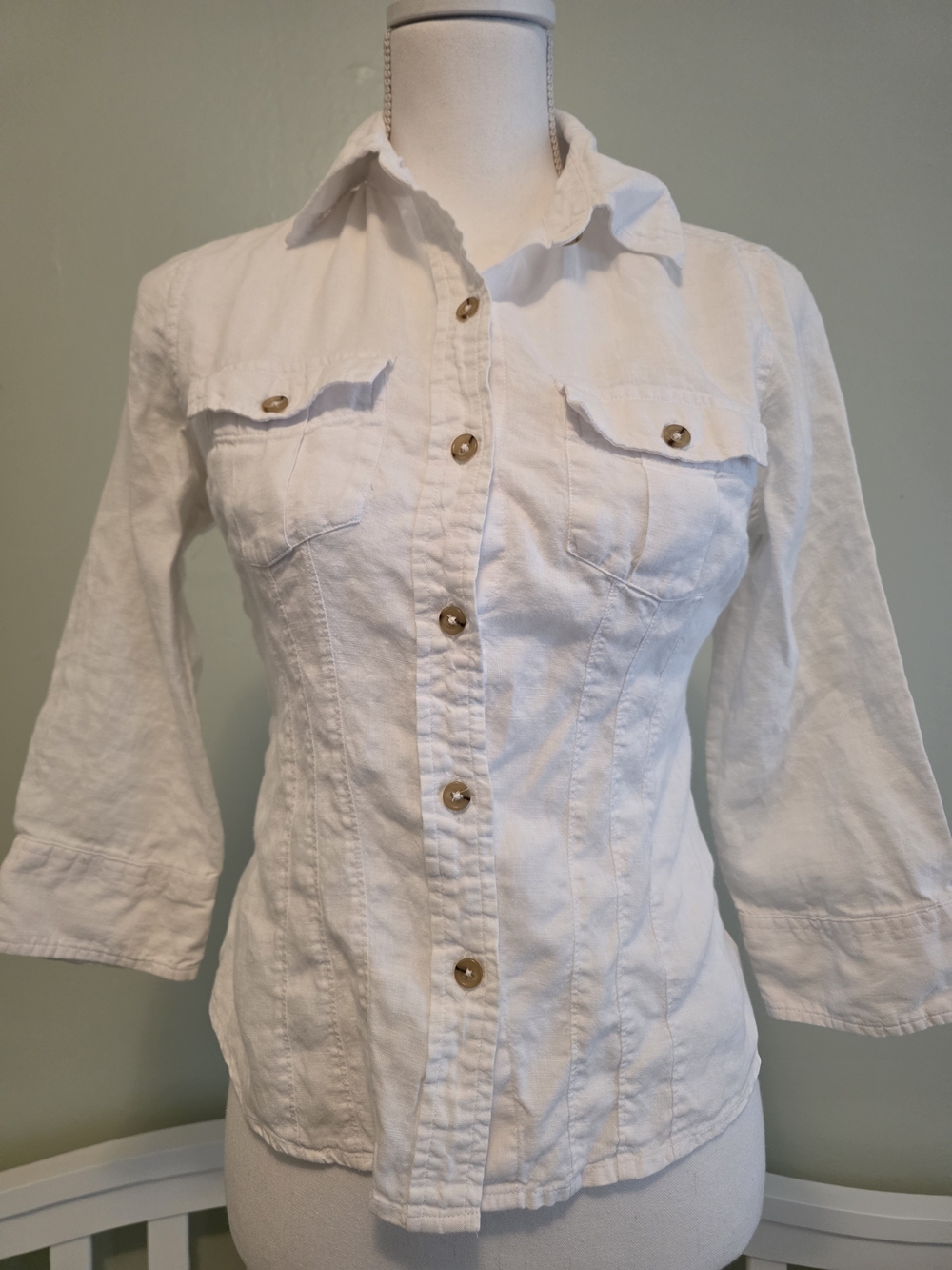 Banana Republic White Women’s Linen Button-Front Shirt with Chest Pockets